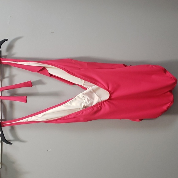 Carmen Marc Valvo NWT "Deep Pink" Deep V Ruffled One Piece Swimsuit - Picture 4 of 6